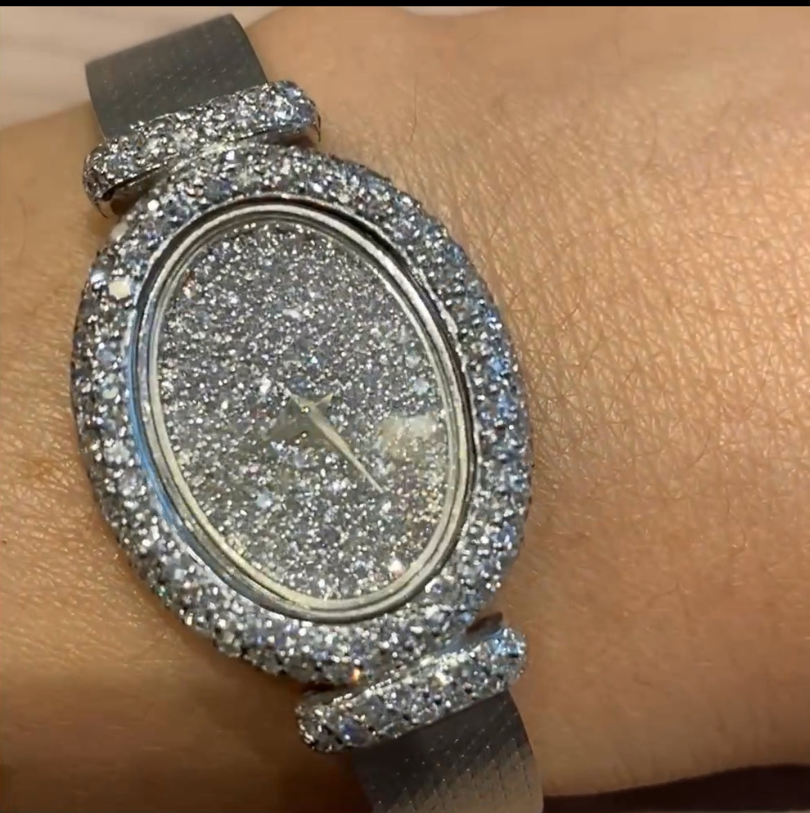 Chopard Happy Diamonds Oval watch