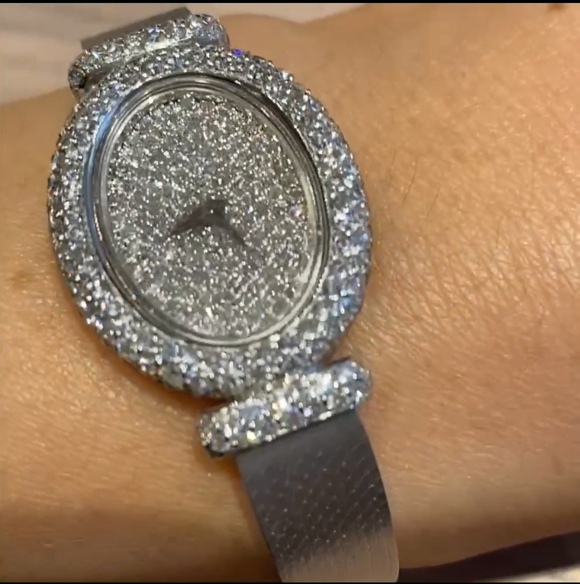 Chopard Happy Diamonds Oval watch